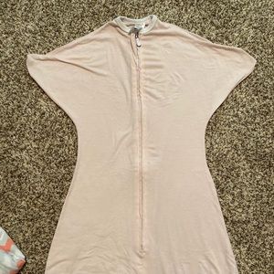 EUC  light pink medium Zipadee Zip